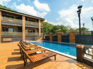 villa_in_lonavala_with_big_pool