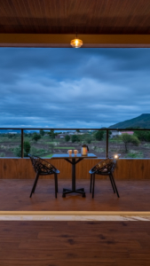 villa_in_pawna-lake