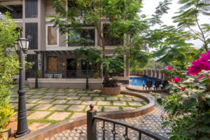villa_in_lonavala_with_big_pool